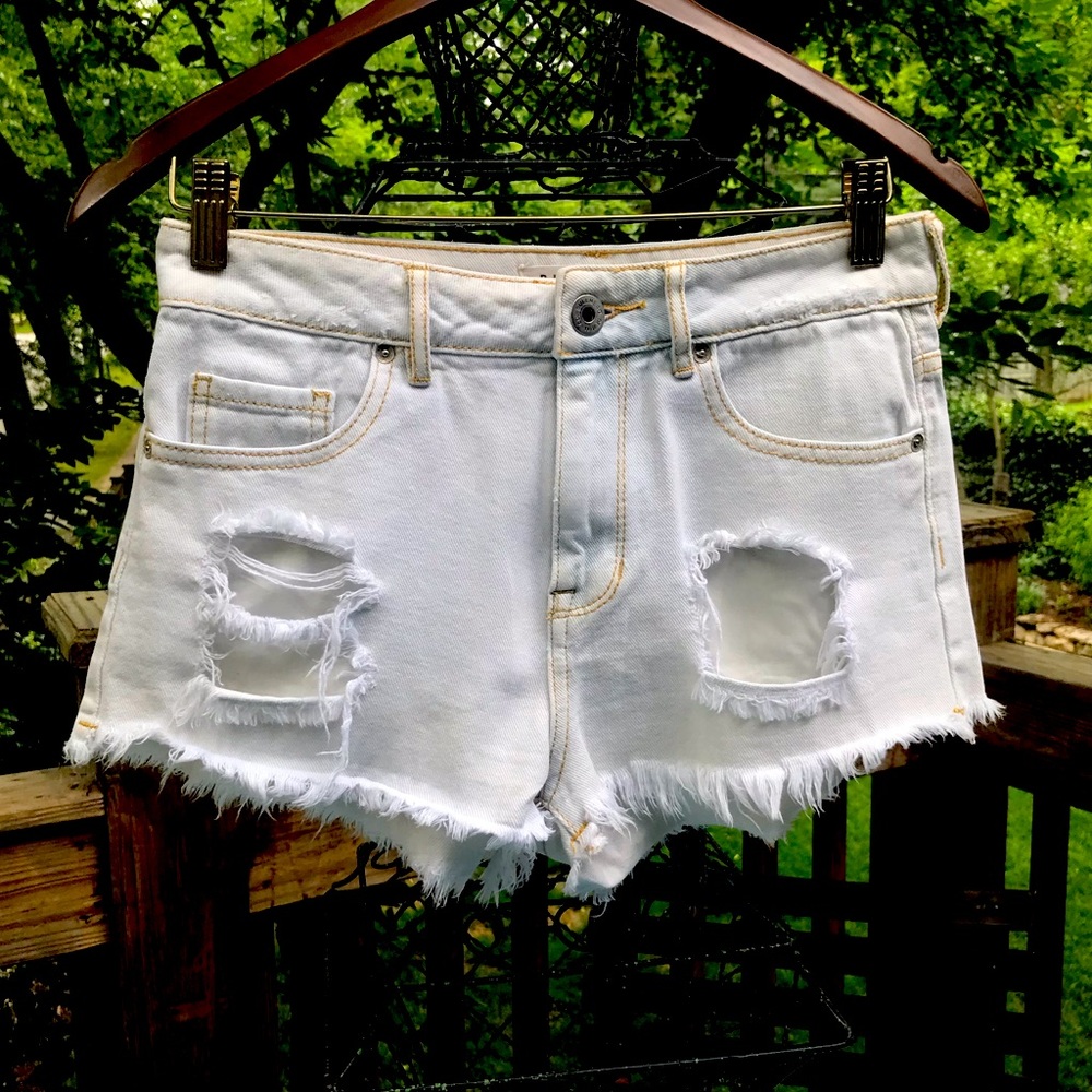 Bullhead Denim Co High Rise Shorts. Size Small